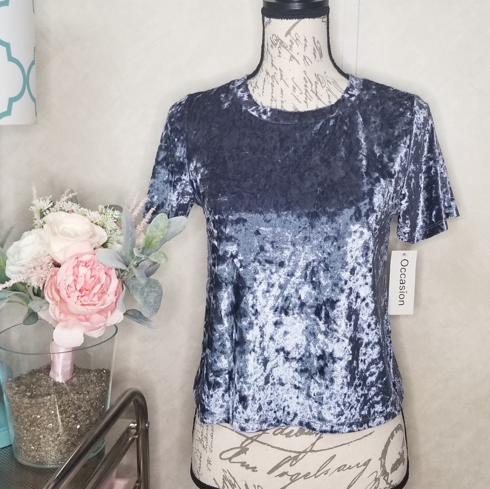 Blue crop-top